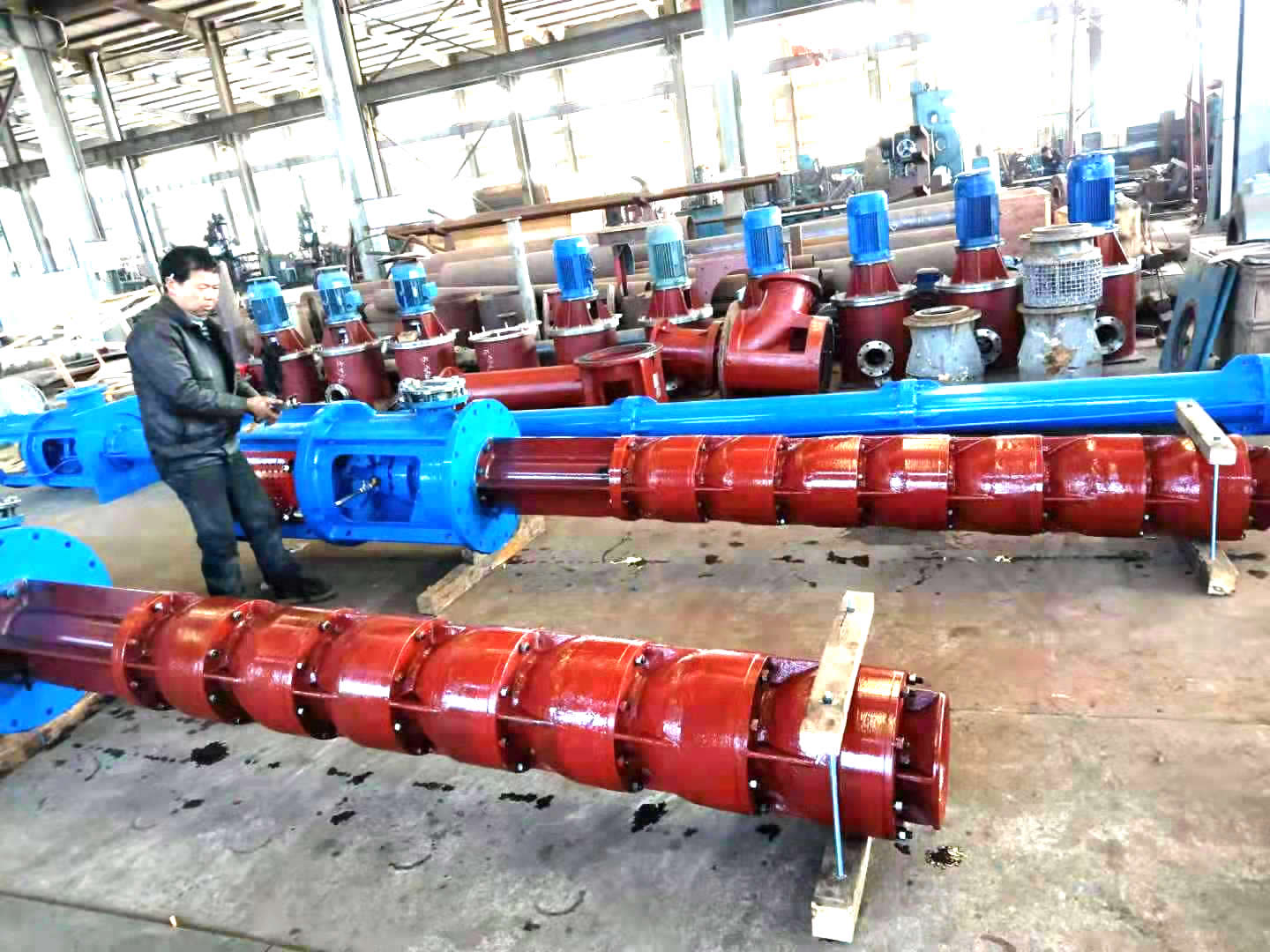 立佳機械能夠自行設計生產(chǎn)LC系列立式長軸泵(液下長軸泵,雙相鋼長軸泵,不銹鋼長軸泵),LB長軸液下泵(雙相鋼液下泵,不銹鋼液下泵)